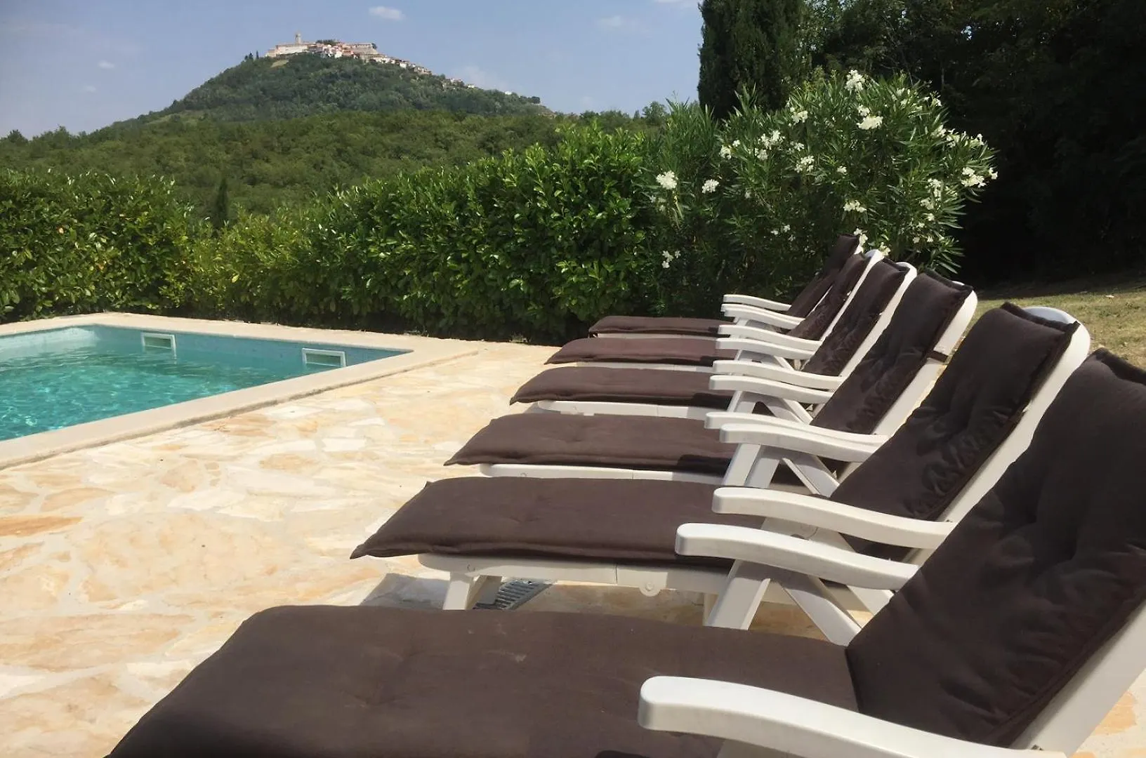 Spacious Villa With 10X5M Pool, Aircon. Rural Retreat, Stunning Views. Motovun