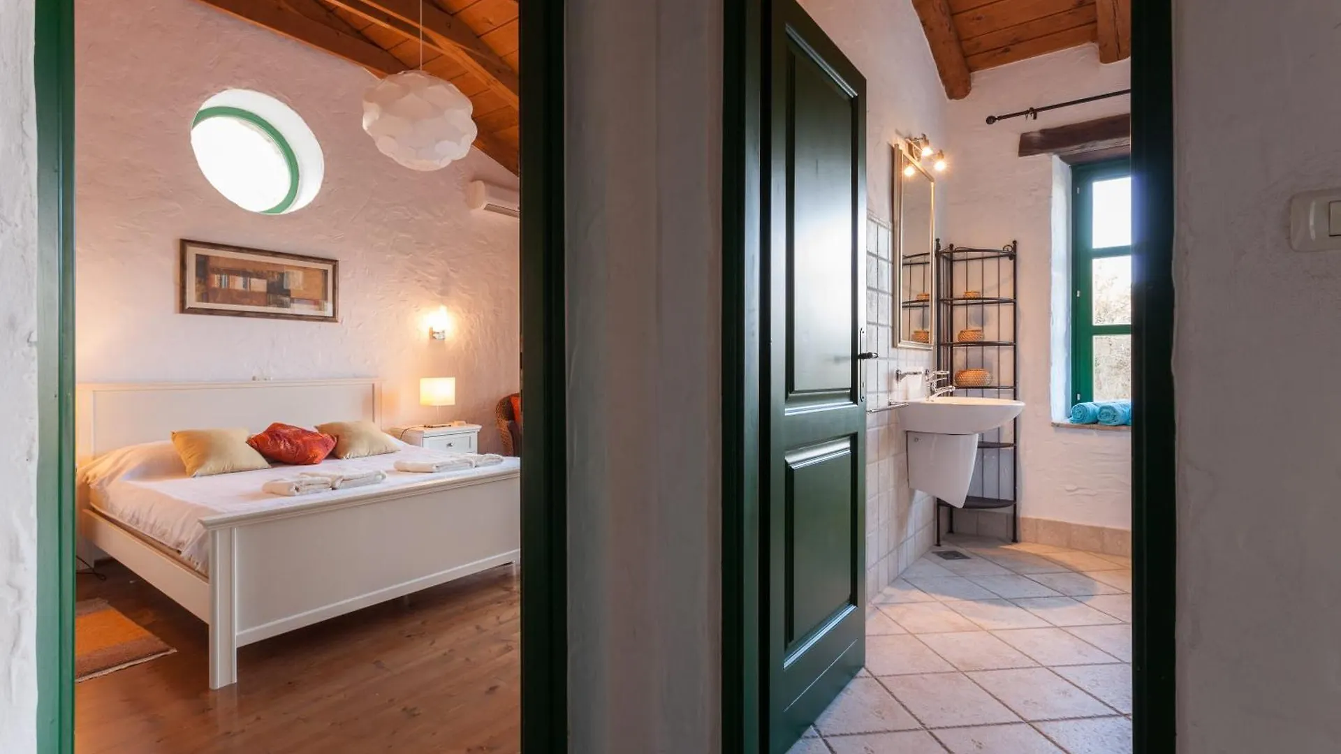 Spacious Villa With 10X5M Pool, Aircon. Rural Retreat, Stunning Views. Motovun Croatia